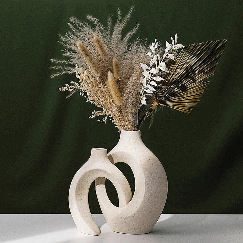 Ceramic Snuggle Vase For Creative Floral Decoration Modern Art Sculpture For Living Room Coffee Tabletop Ornament For Nordic Home Decoration