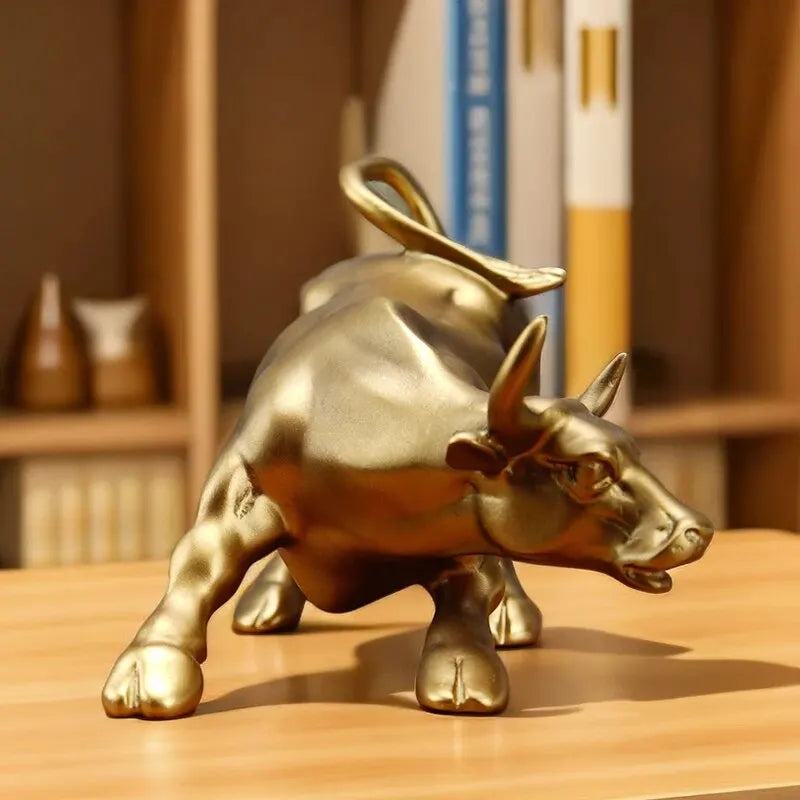 Auspicious Golden Bull Figurine Feng Shui Wealth Statue Resin Ornament Decoration For Desktop Living Room Coffee Table Light Luxury Home/Office Decor