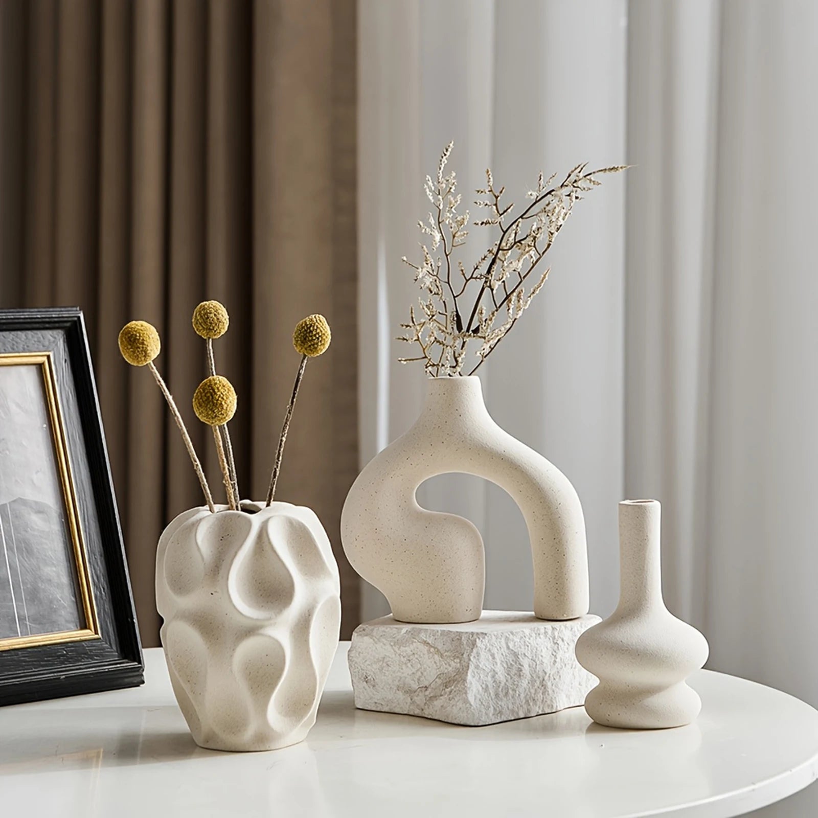 Modern Abstract Ceramic Sculptural Vase Set – Minimalist Off‑White Artistic Vases with Organic Shapes for Contemporary Living Room Décor