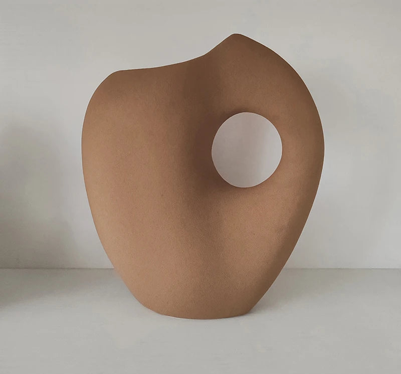 Modern Abstract Sculptural Ceramic Vase – Minimalist Neutral‑Tone Decor Accents for Contemporary Home Styling and Interior Displays