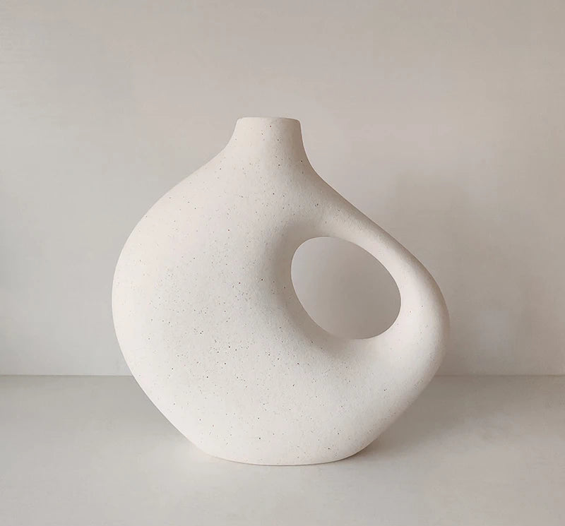 Modern Abstract Sculptural Ceramic Vase – Minimalist Neutral‑Tone Decor Accents for Contemporary Home Styling and Interior Displays