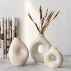 Modern Abstract Sculptural Loop Vases – Minimalist Hollow‑Circle Ceramic Décor Pieces with Glossy Finish for Contemporary Neutral Home Styling