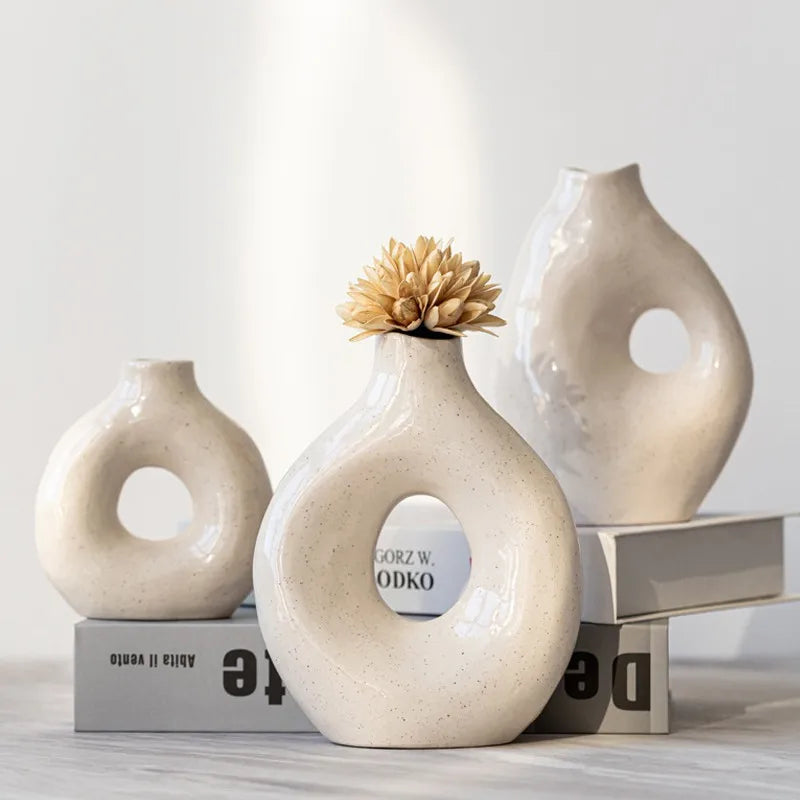 Modern Abstract Sculptural Loop Vases – Minimalist Hollow‑Circle Ceramic Décor Pieces with Glossy Finish for Contemporary Neutral Home Styling