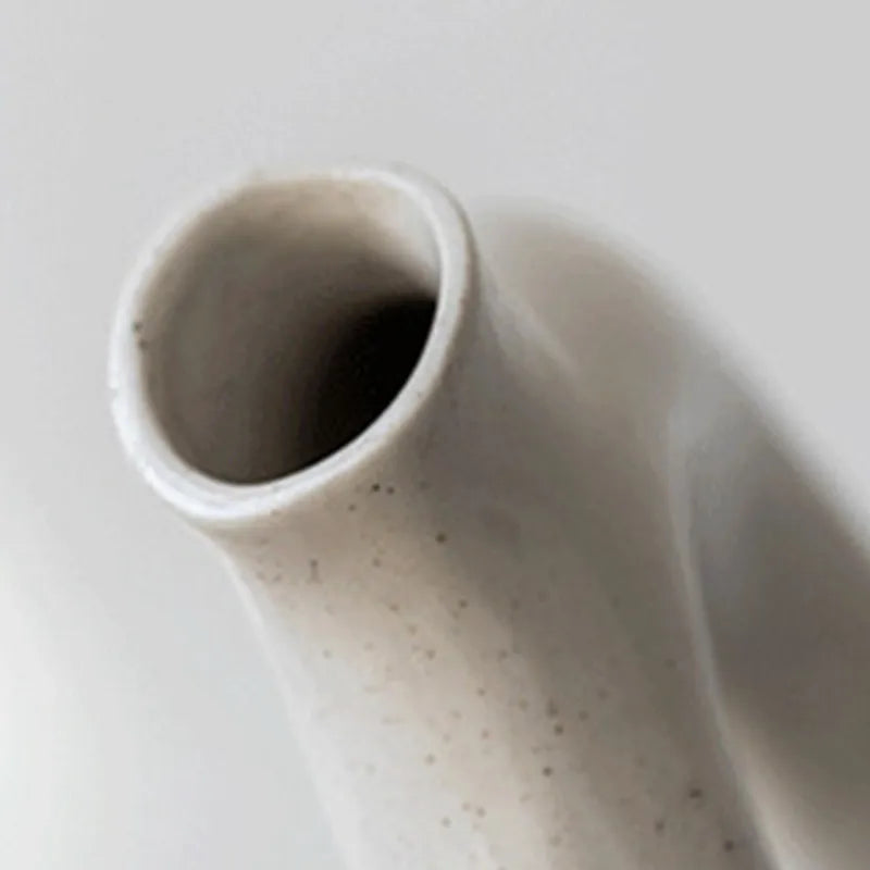 Modern Abstract Sculptural Loop Vases – Minimalist Hollow‑Circle Ceramic Décor Pieces with Glossy Finish for Contemporary Neutral Home Styling