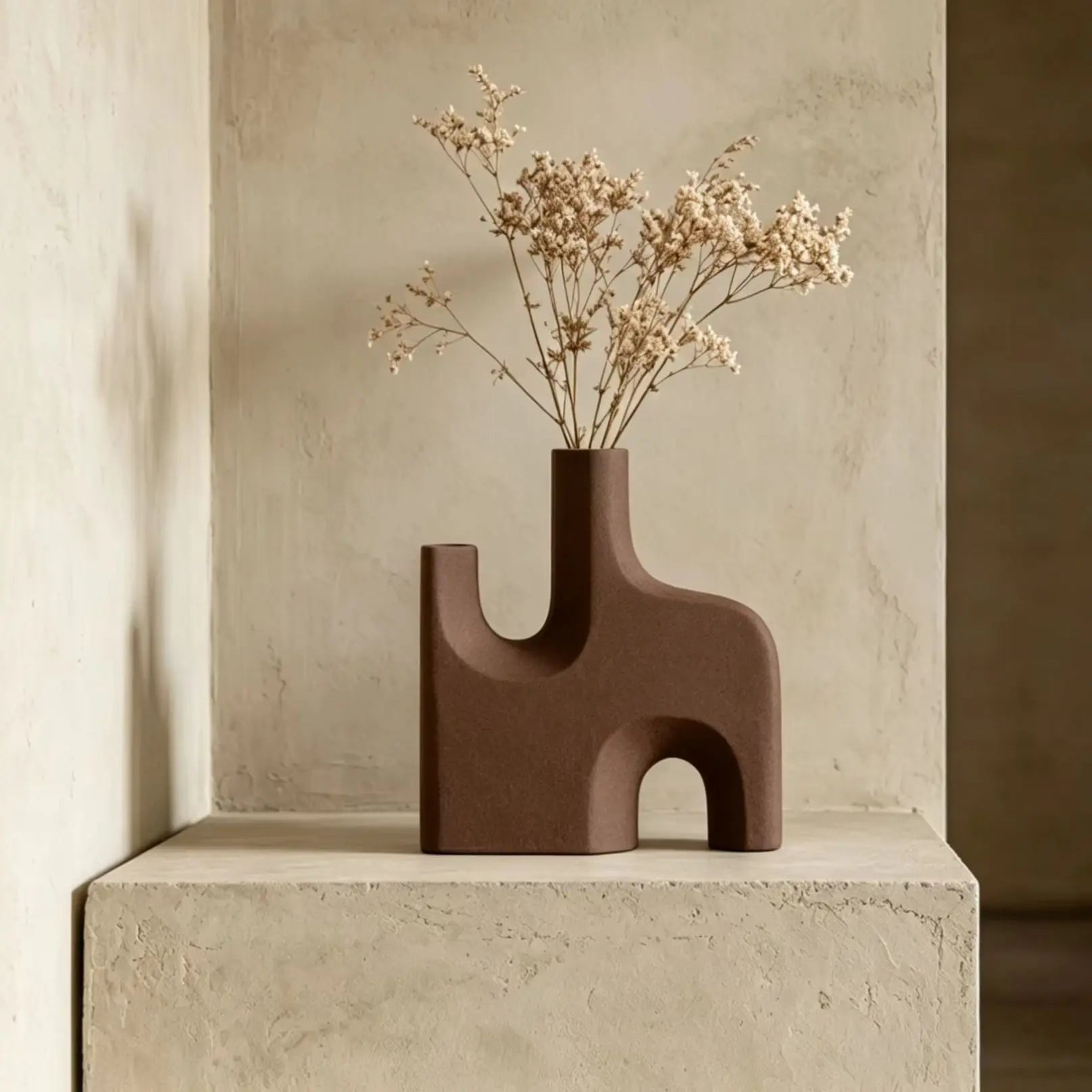 Modern Sculptural Arch-Form Vase – Abstract Geometric Decorative Vase for Minimalist Sideboard, Console and Contemporary Home Décor