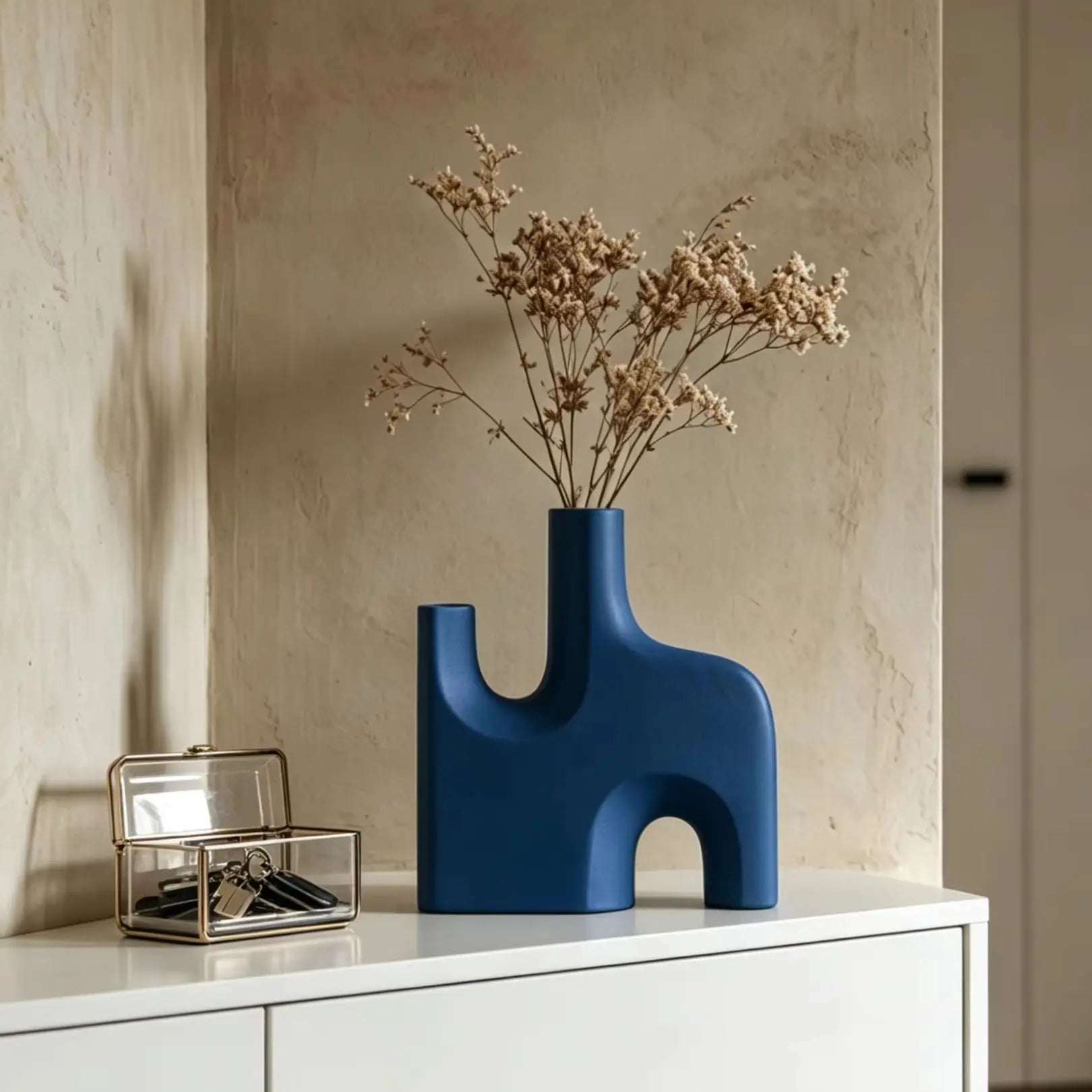 Modern Sculptural Arch-Form Vase – Abstract Geometric Decorative Vase for Minimalist Sideboard, Console and Contemporary Home Décor
