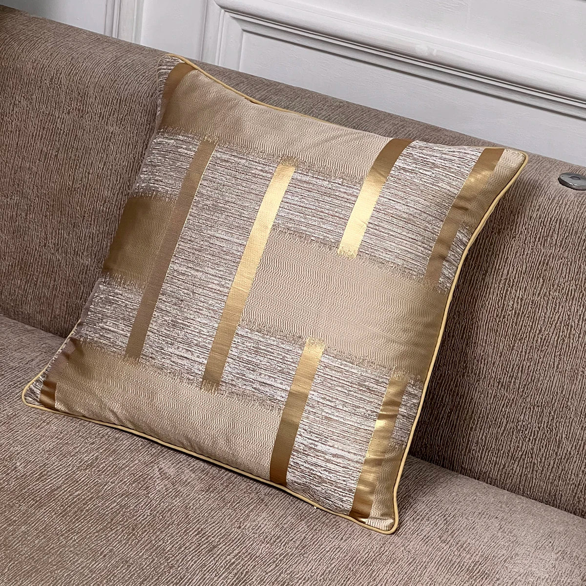 Shiny Golden Silver Stripe Jacquard Cushion Cushion Covers 45x45cm Pillow Cases Square Cover For Sofa Throw Cushions Light Luxury Nordic Home Decor