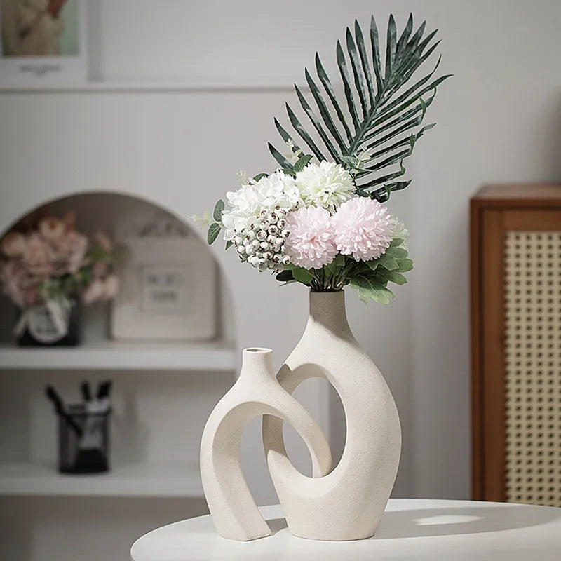Ceramic Snuggle Vase For Creative Floral Decoration Modern Art Sculpture For Living Room Coffee Tabletop Ornament For Nordic Home Decoration