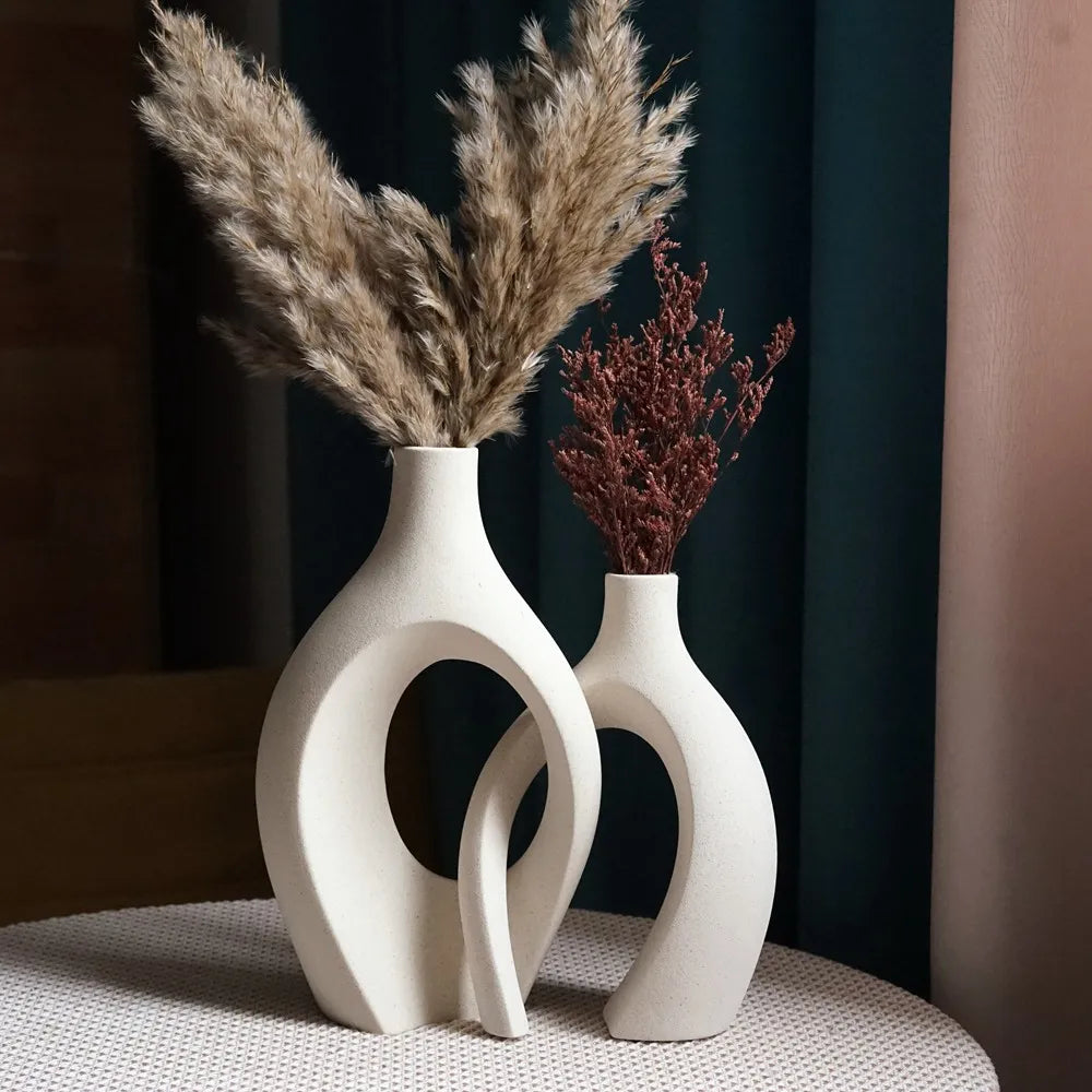 Ceramic Snuggle Vase For Creative Floral Decoration Modern Art Sculpture For Living Room Coffee Tabletop Ornament For Nordic Home Decoration